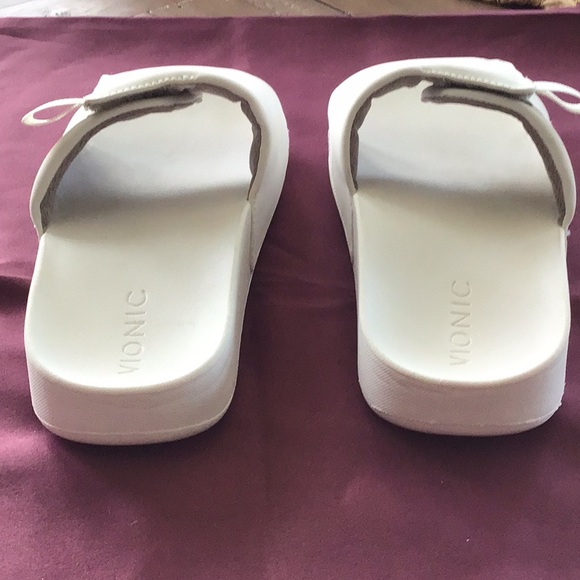 Vionic Kiera Slide Sandal in White 6 NWOB - Picture 3 of 5